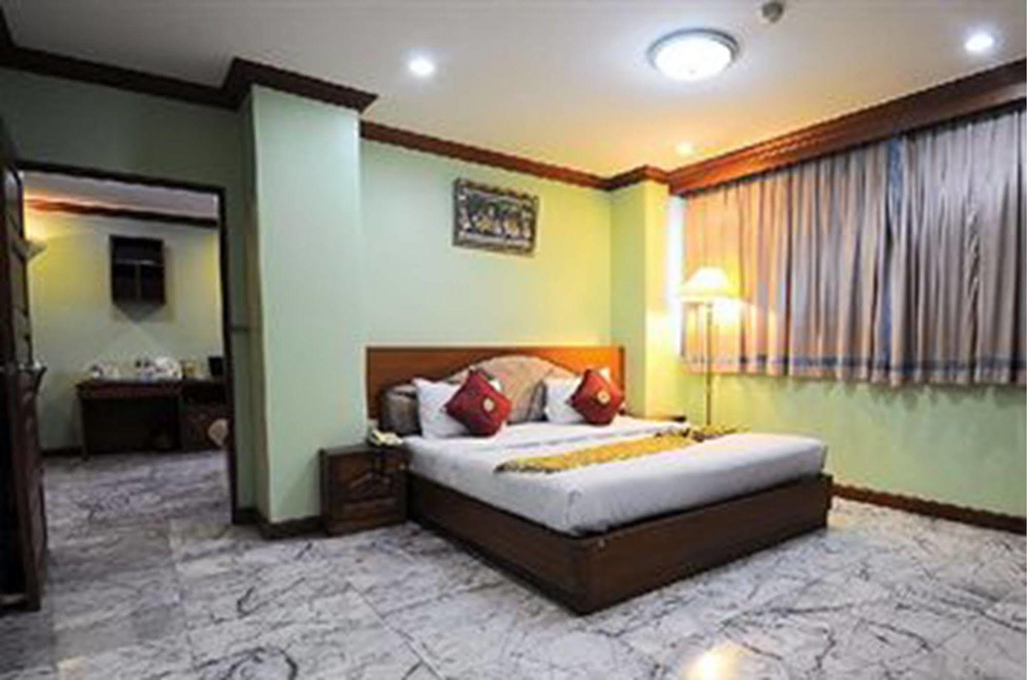 Royal Asia Lodge Sukhumvit Бангкок Экстерьер фото